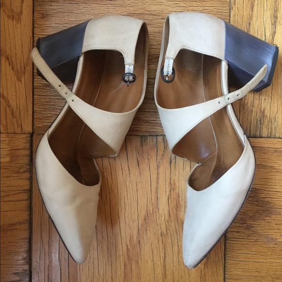 Heels made of leather that feels like butter - Picture 3 of 5